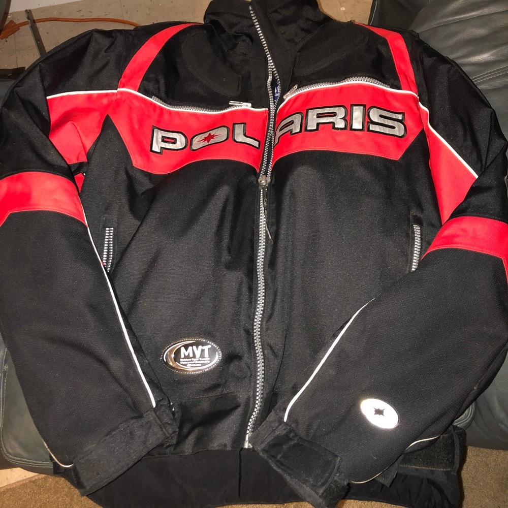 basically brand new snow sledding polaris jacket